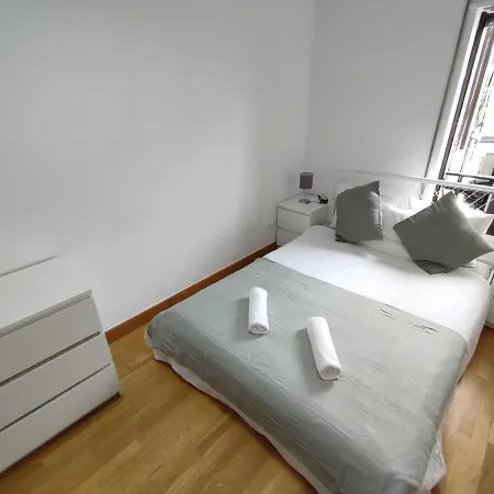 Theorynomad Al Republica Homestay Lisbon