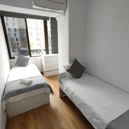 Theorynomad Al Republica Homestay Lisbon